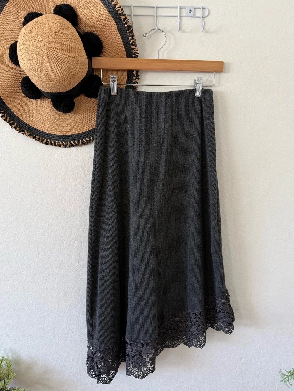 Zara Gray Asymmetrical Ribbed Knit Skirt Lace Hem Size Small